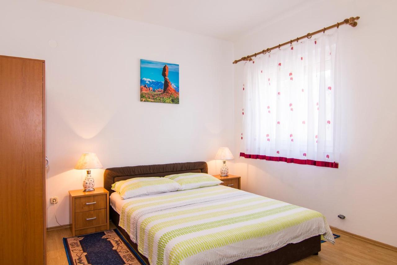 פאז'אנה Apartments Safija 1985 מראה חיצוני תמונה
