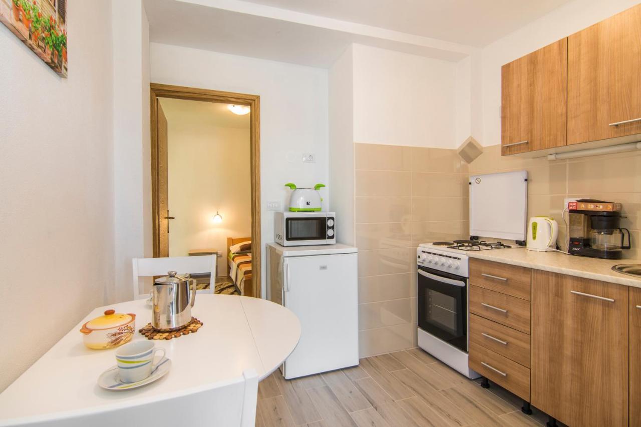 פאז'אנה Apartments Safija 1985 מראה חיצוני תמונה