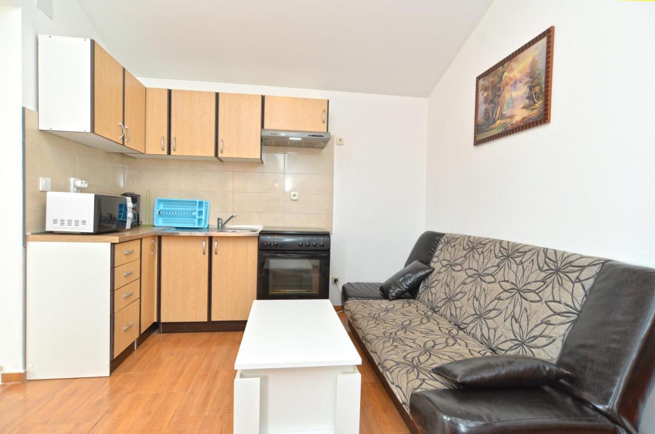 פאז'אנה Apartments Safija 1985 מראה חיצוני תמונה